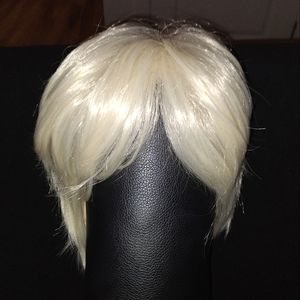Short synthetic platinum blond wig